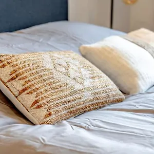  Appartement Superbe Neuf, Climatise Centre Village