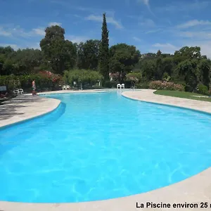  Hébergement de vacances Le Hameau De Coriolan